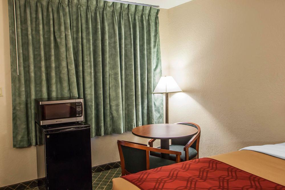 Economy Inn & Suites Hannibal Exteriér fotografie