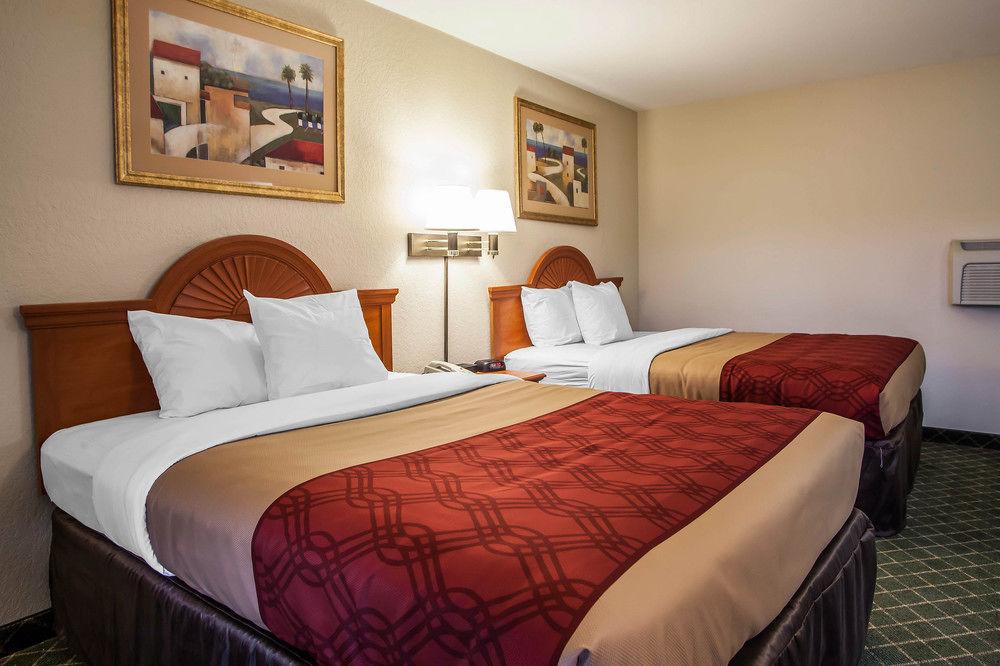 Economy Inn & Suites Hannibal Exteriér fotografie
