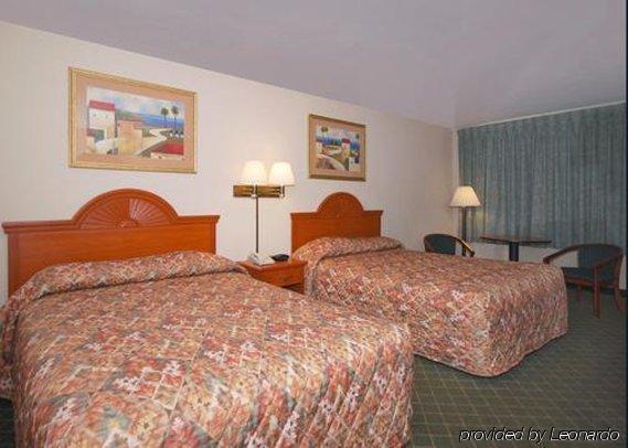 Economy Inn & Suites Hannibal Pokoj fotografie