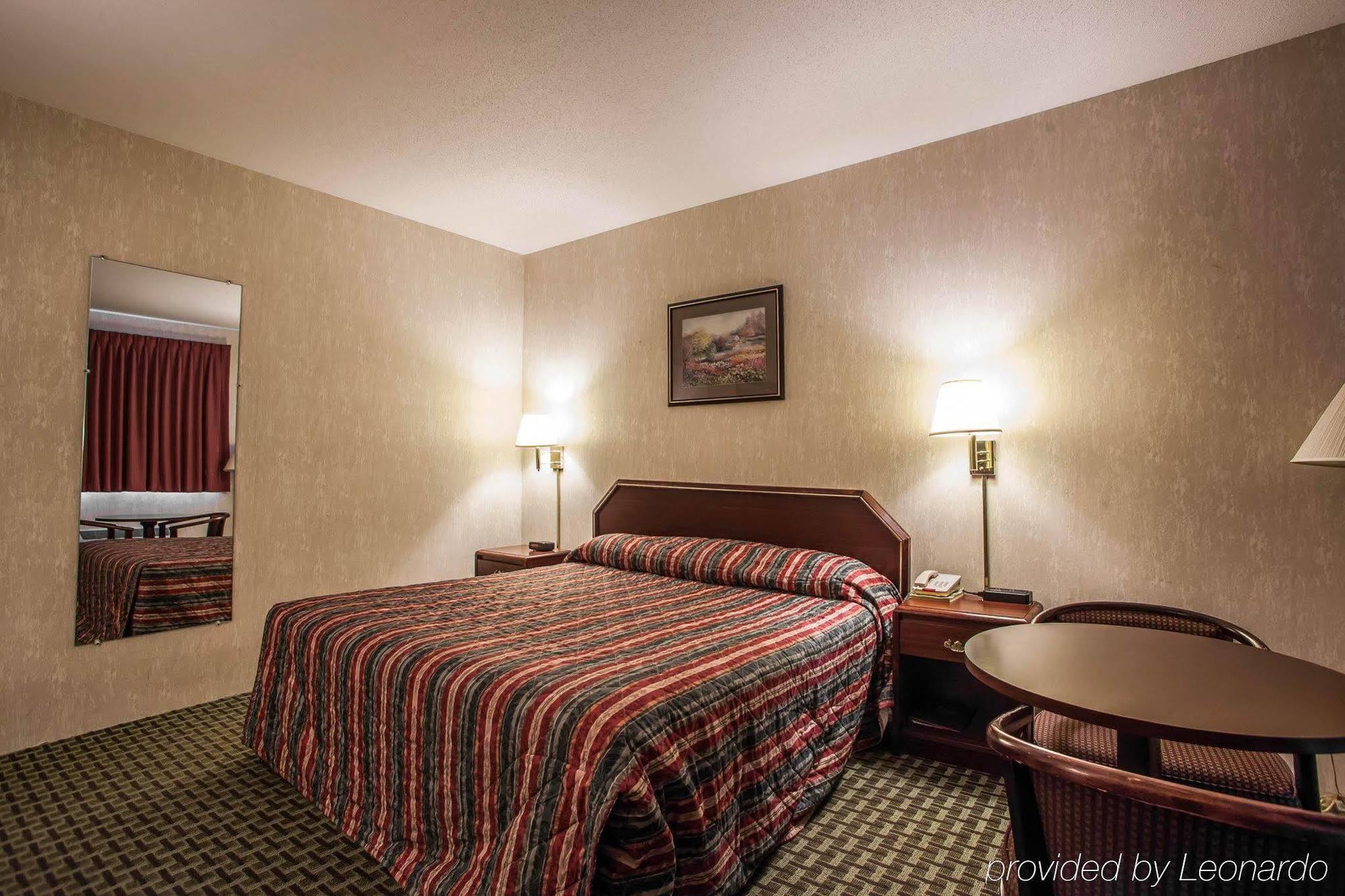 Economy Inn & Suites Hannibal Exteriér fotografie